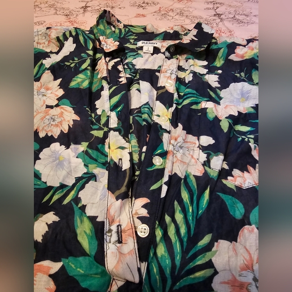 Old Navy Woman's Tropical Blouse Size Large - Picture 3 of 10